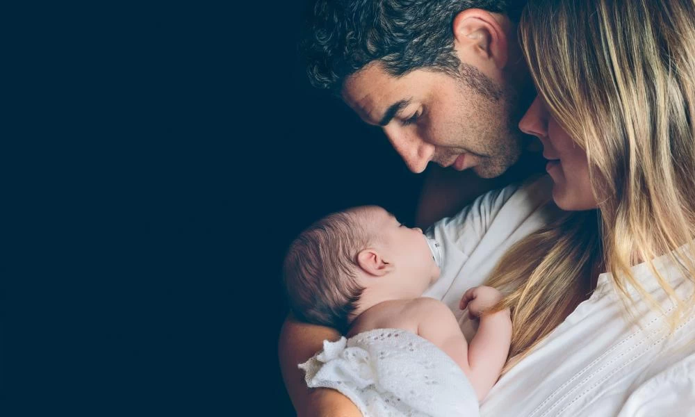 Ηράκλειο Αττικής: Χορηγεί επίδομα χιλίων ευρώ σε νέους γονείς